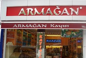 Armağan Kayısi   Kuruyemiş Pazari